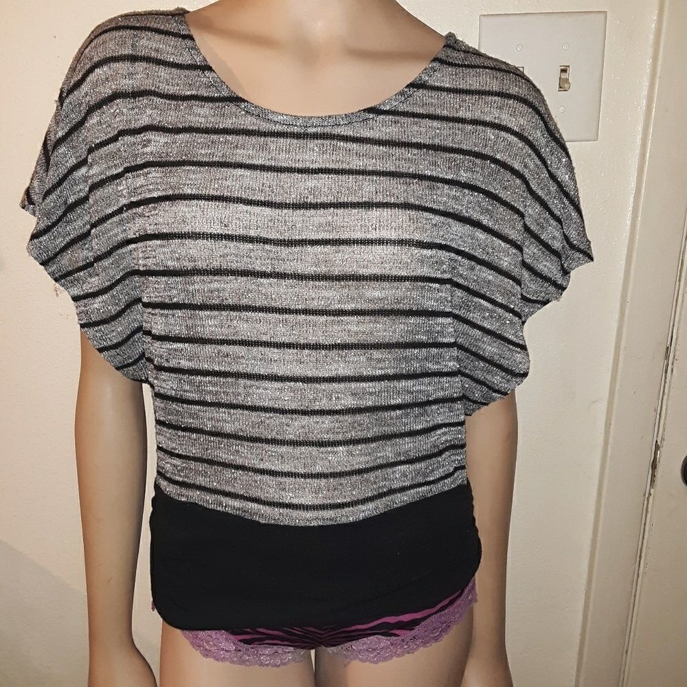 NEW MODE (S) short sleeve glittery silver +black s